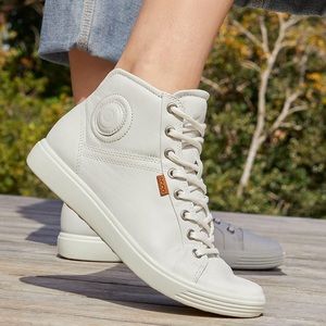 BRAND NEW Ecco Soft Leather High Top Lace Up Sneakers Size 8 US (39 UK)